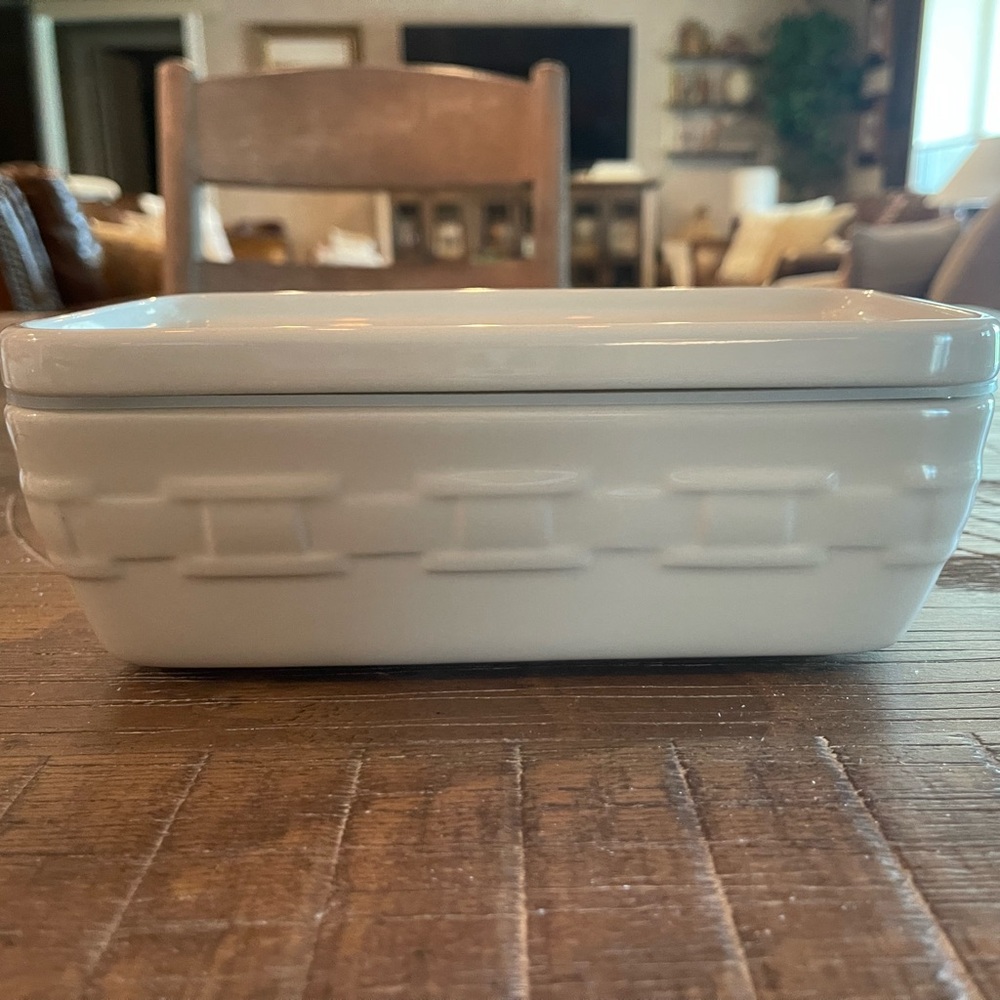 Longaberger Woven Traditions Ivory 8” Rectagular Baker & Lid